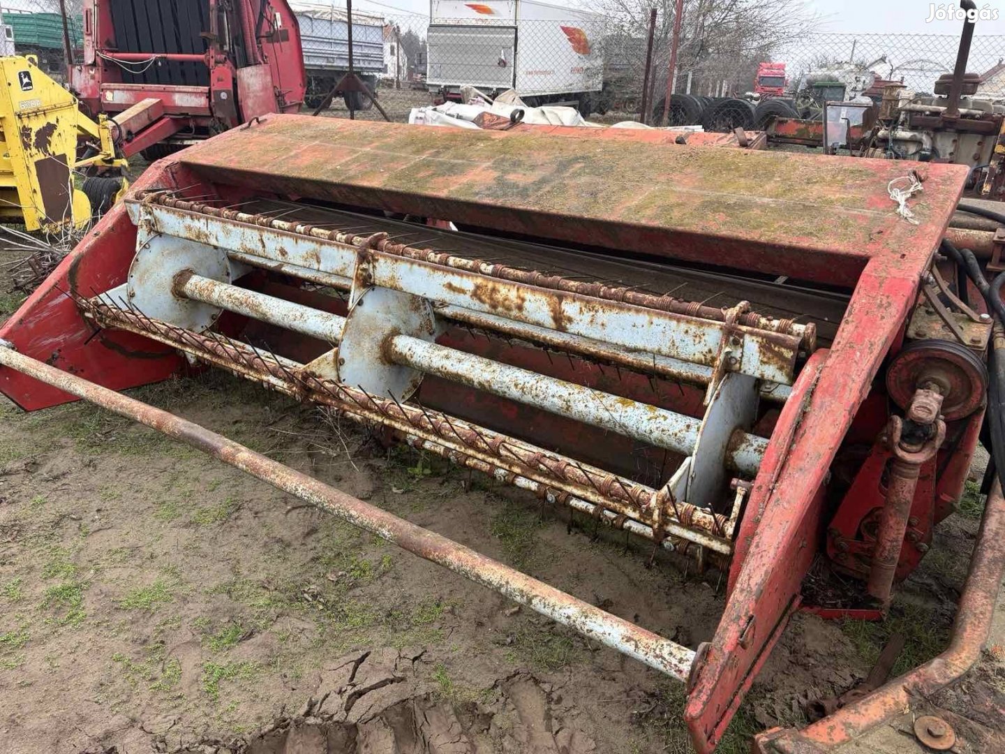 Kasza Hesston vontatott alternáló fűkasza