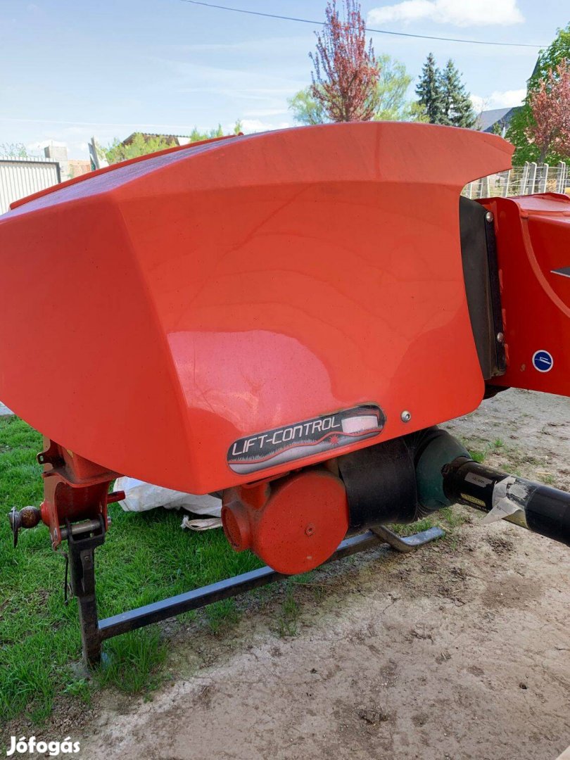 Kasza Kuhn fc 284r szársértős