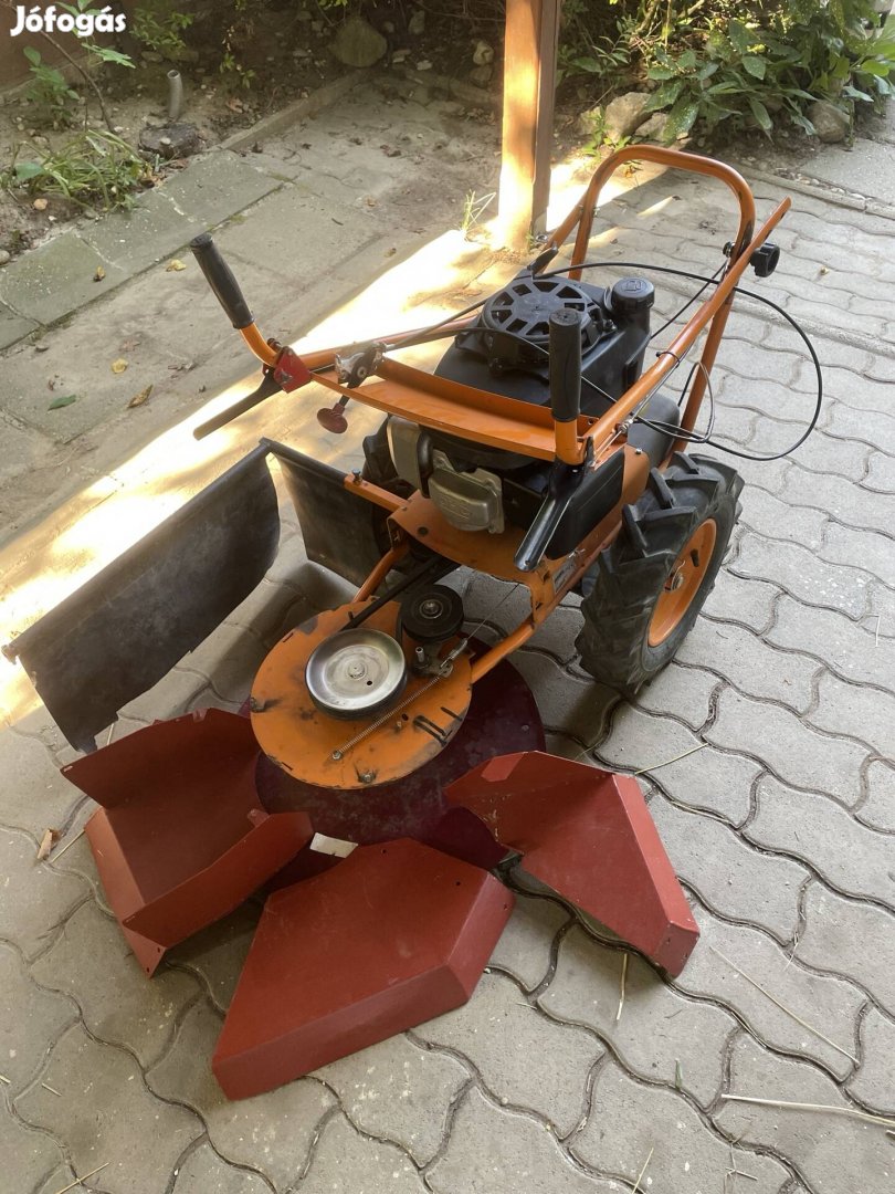 Kaszálógép/Fűnyíró, Honda motoros 