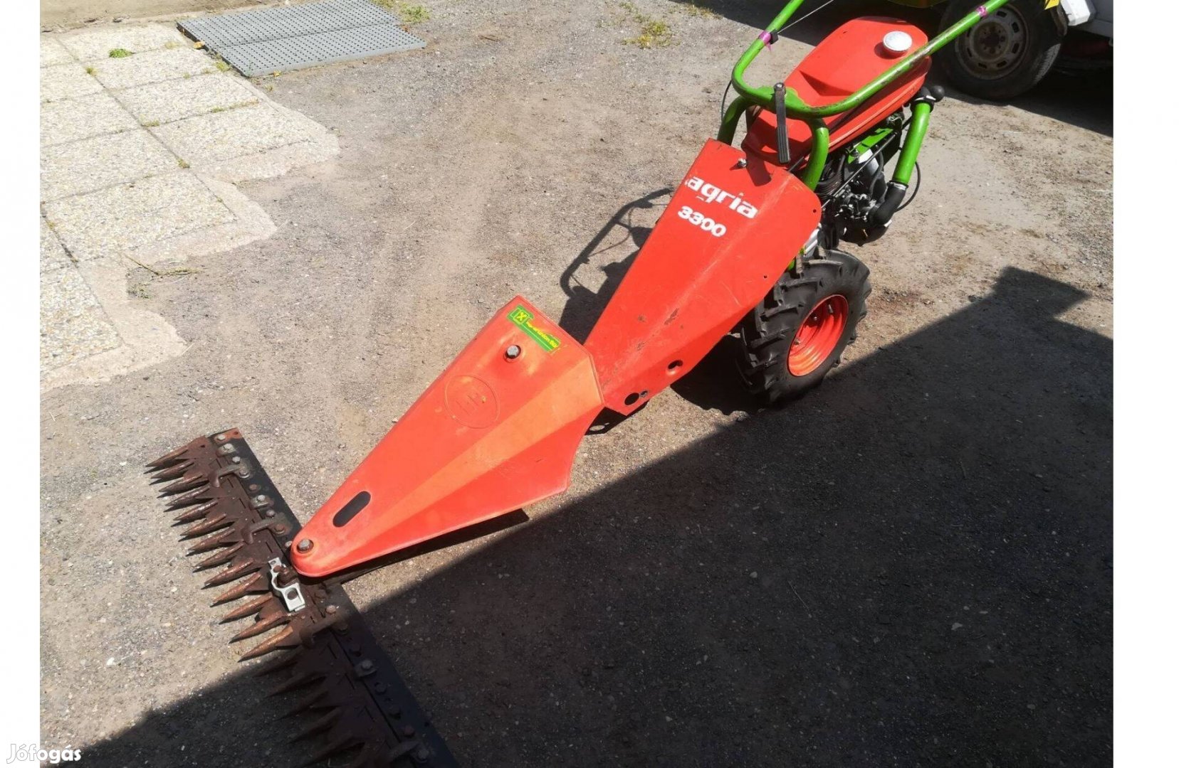 Kaszálógéphez adapter