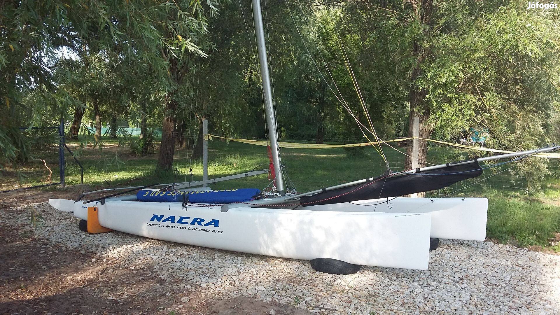 Katamarán Nacra 20