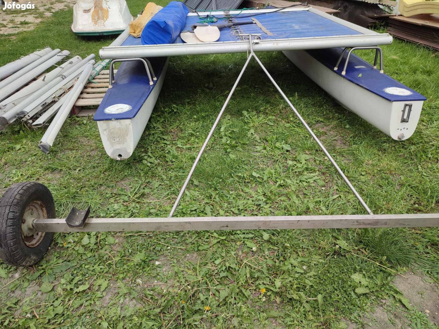 Katamarán kis kocsival