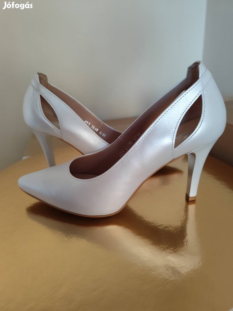 Kati bőr fehér magassarkú esküvői cipő