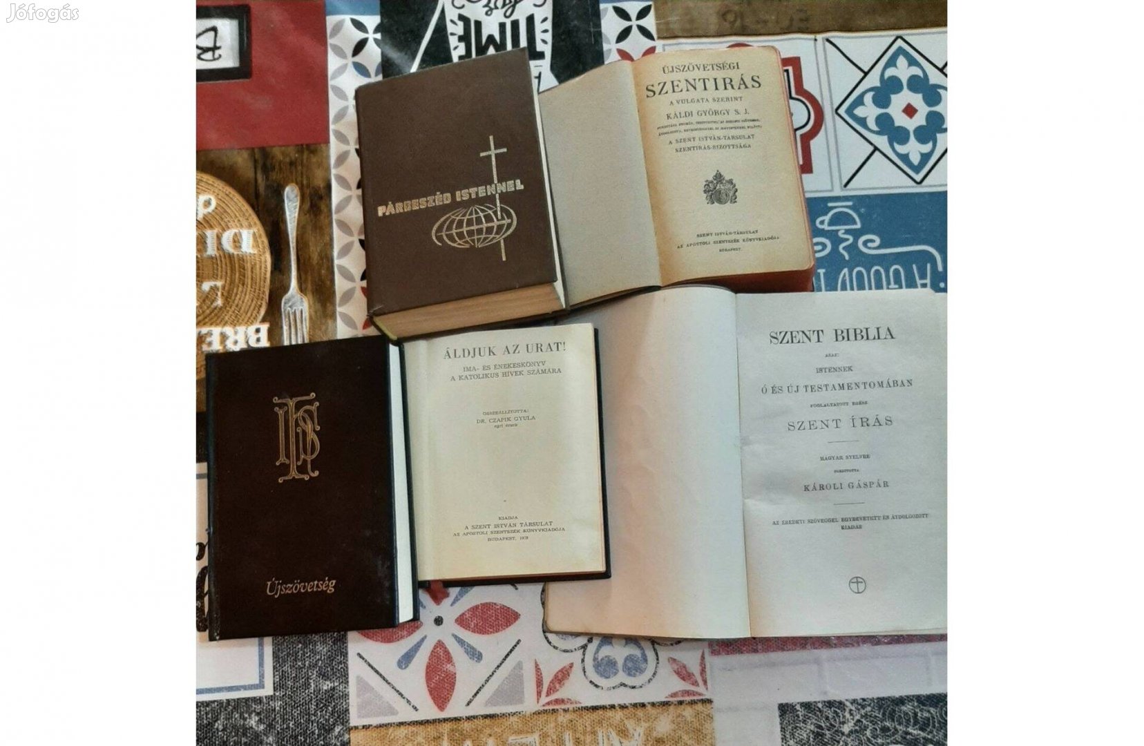 Katolikus Bibliák Ima és Éekeskönyvek eladó