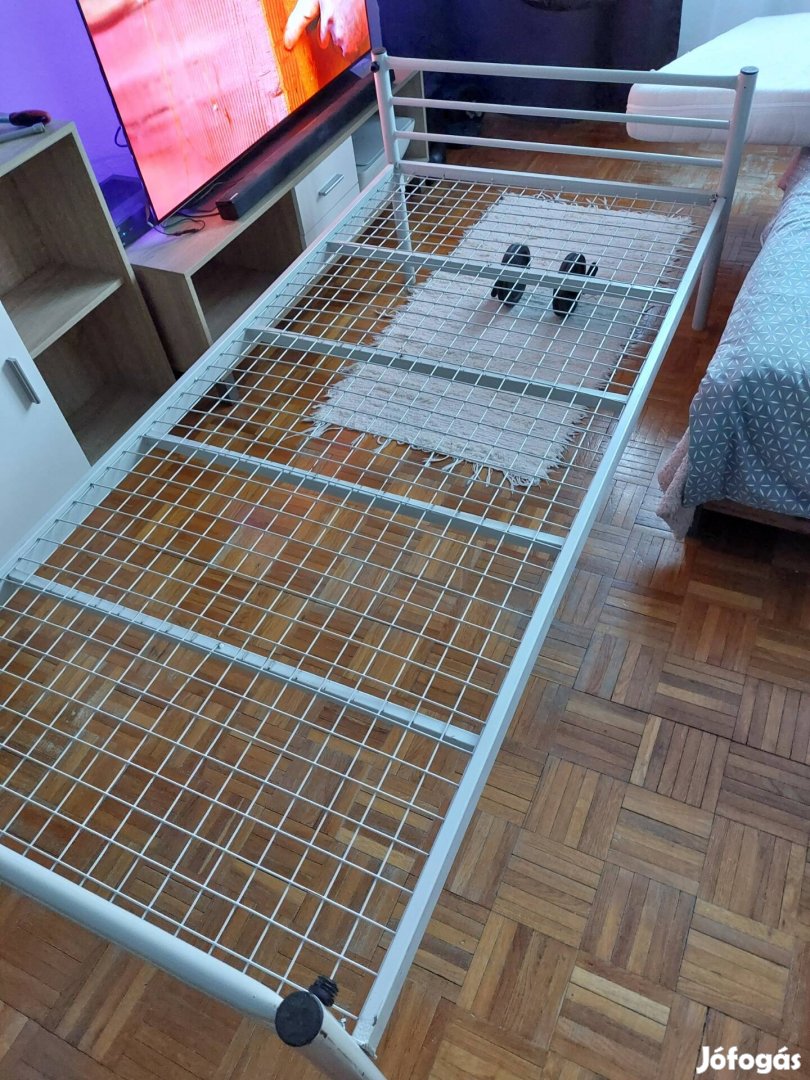 Katonai ágy eladó költözés miatt 