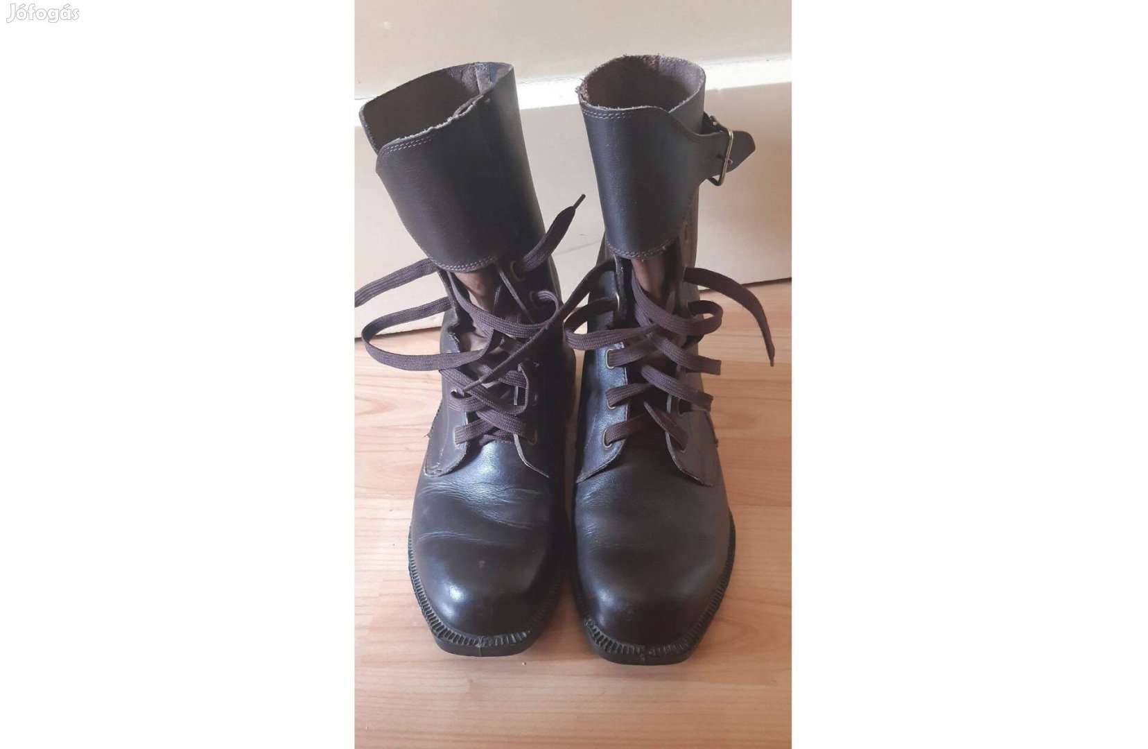 Katonai bakancs, surranó