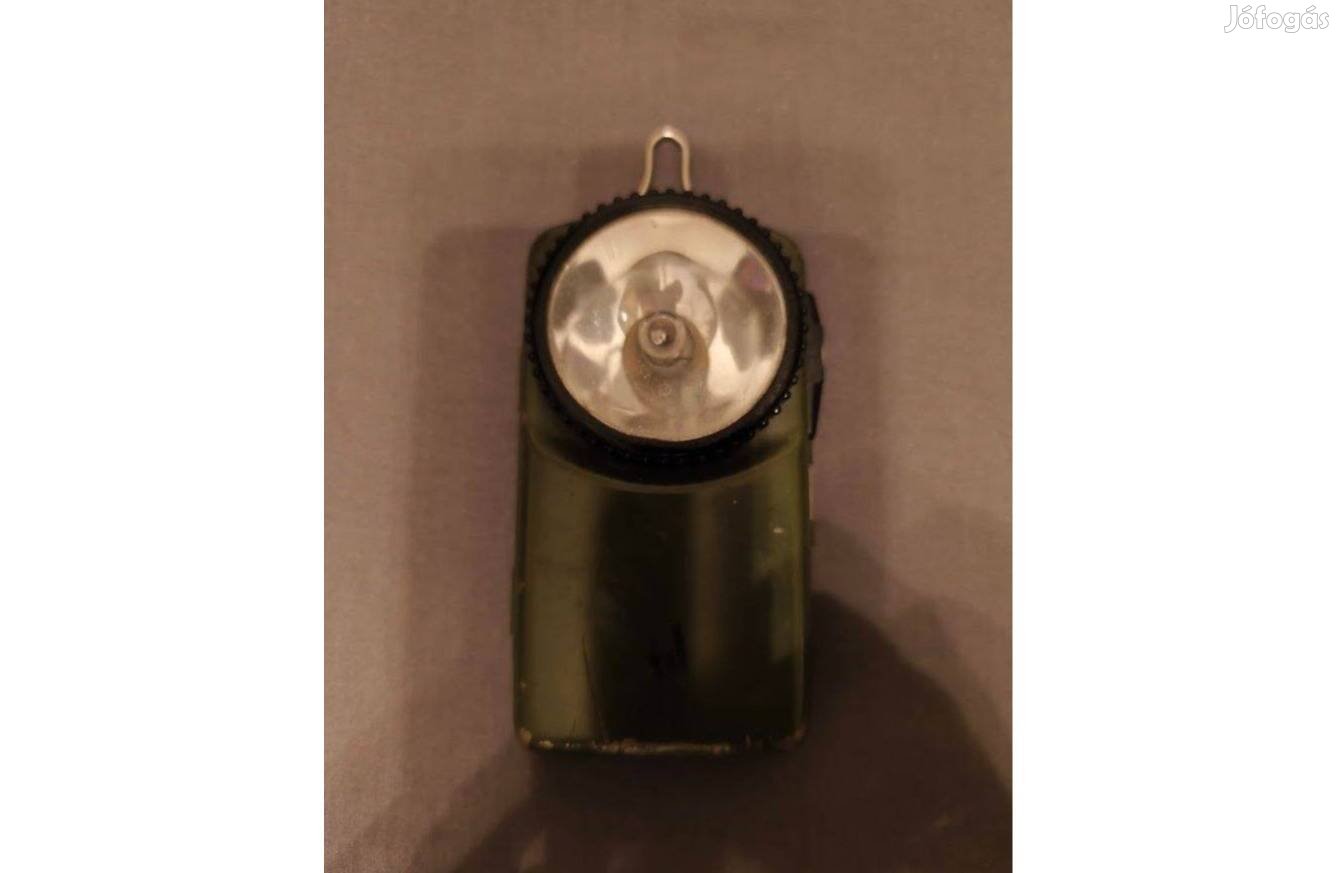Katonai elemlámpa