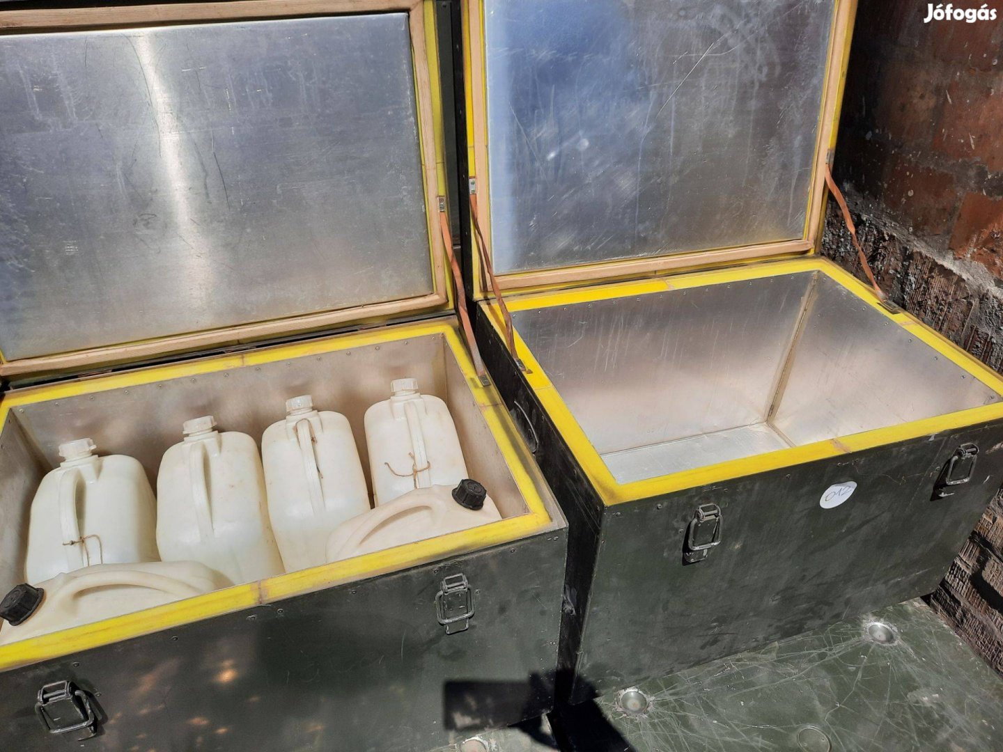 Katonai honvédségi alu duplafalú szigetelt hűtőbox hűtő kenyeres láda