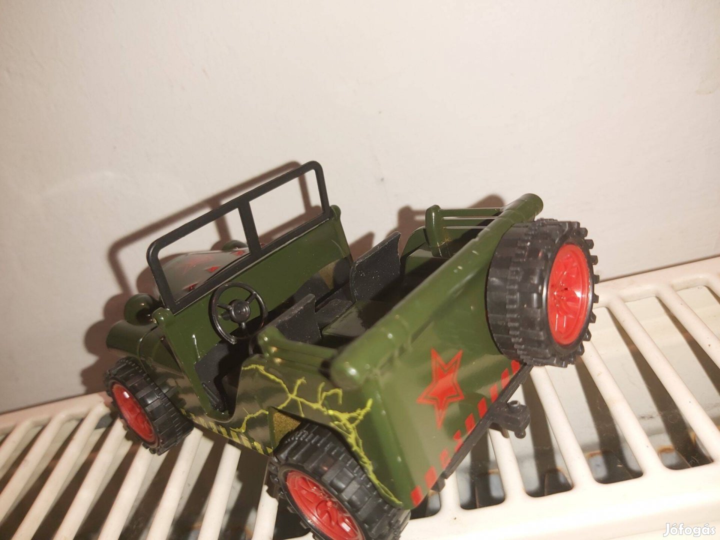 Katonai jármű dzsipp 14 cm