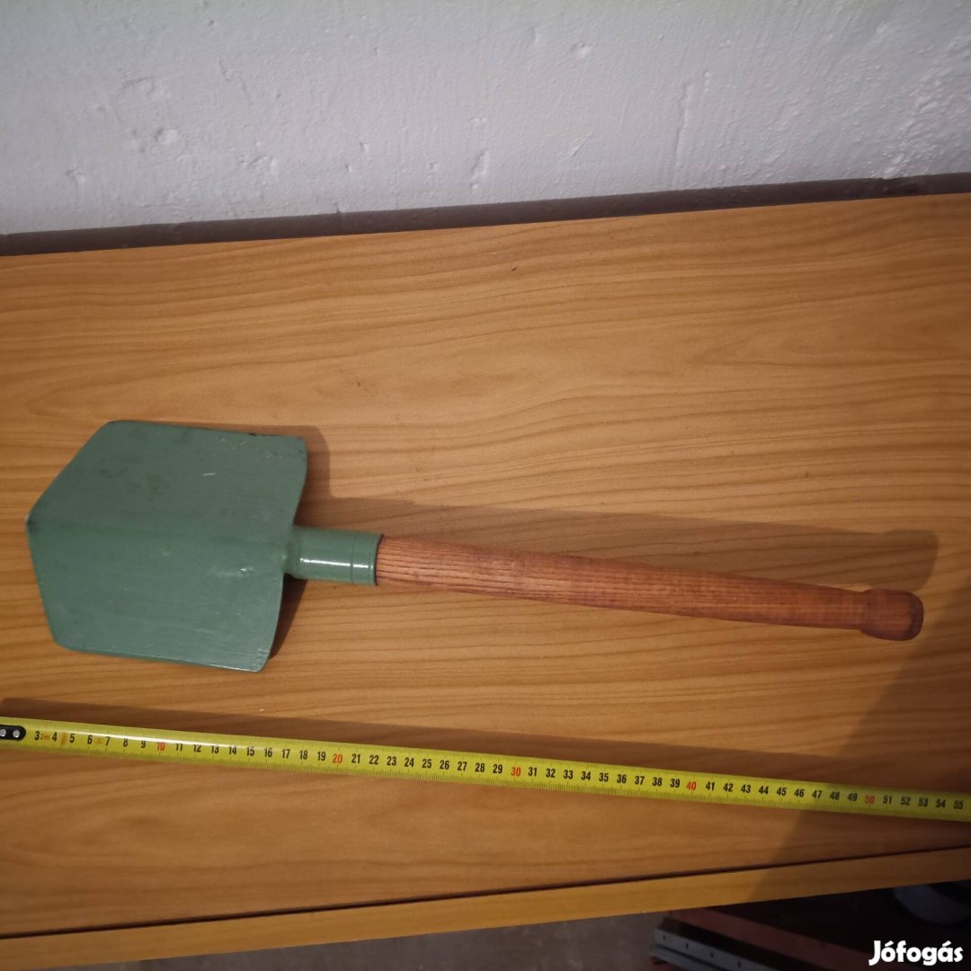 Katonai jellegű ásó rövid