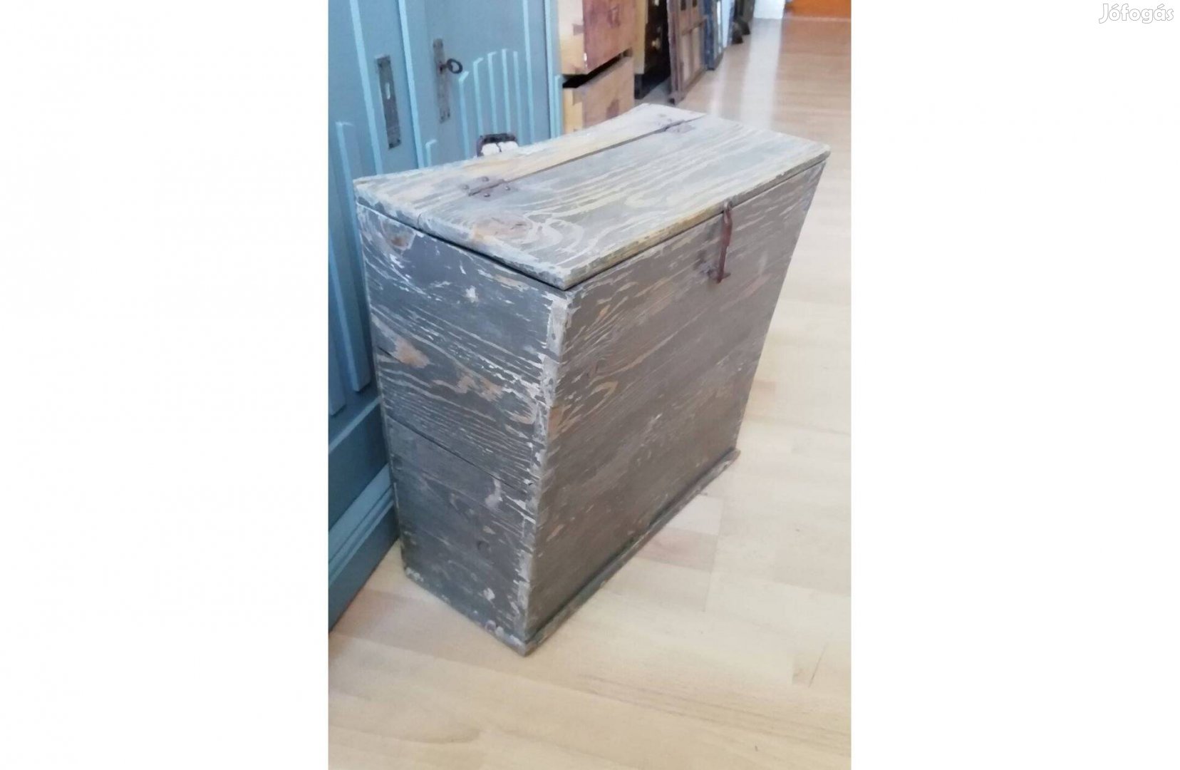 Katonai láda , hátra vehető szállító láda, mezőgazdasági használatra