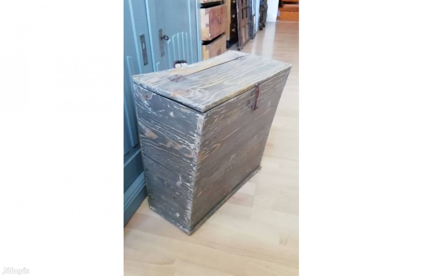 Katonai láda , hátra vehető szállító láda, mezőgazdasági