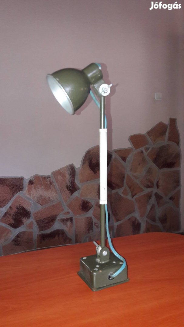Katonai lámpa