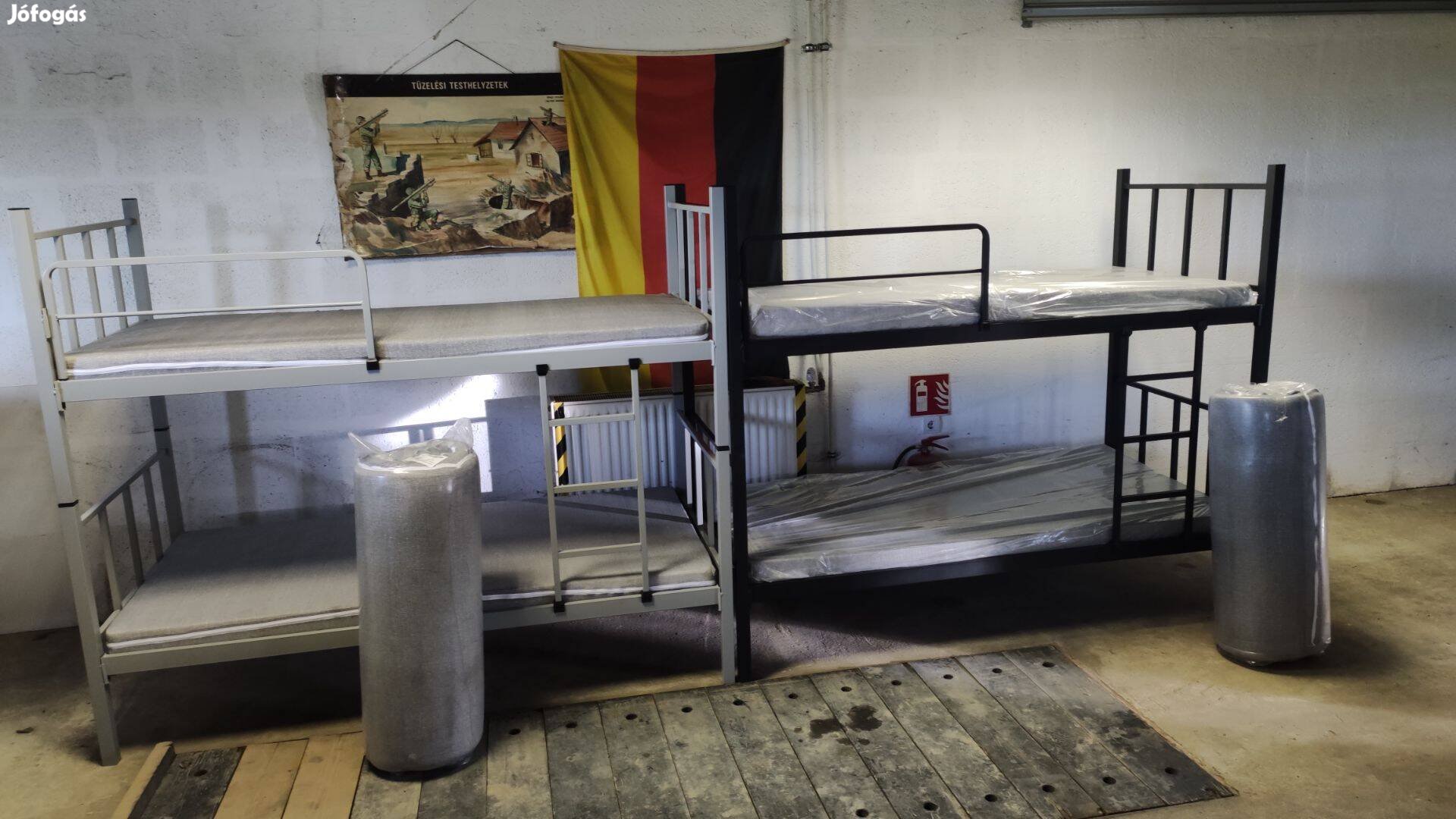 Katonai német szürke és fekete Bundeswehr emeletes ágy ágyak Új!