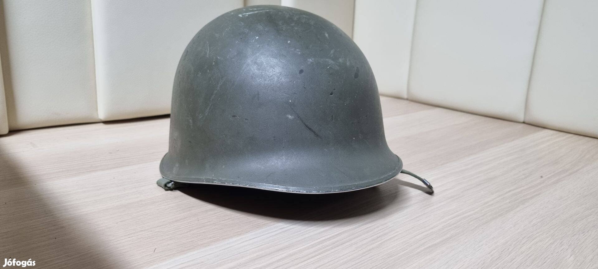 Katonai rohamsisak eladó