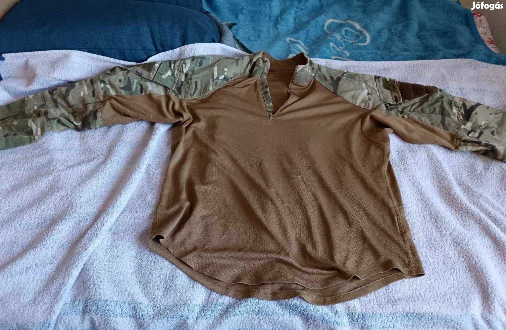 Katonai terepmintás pulóver