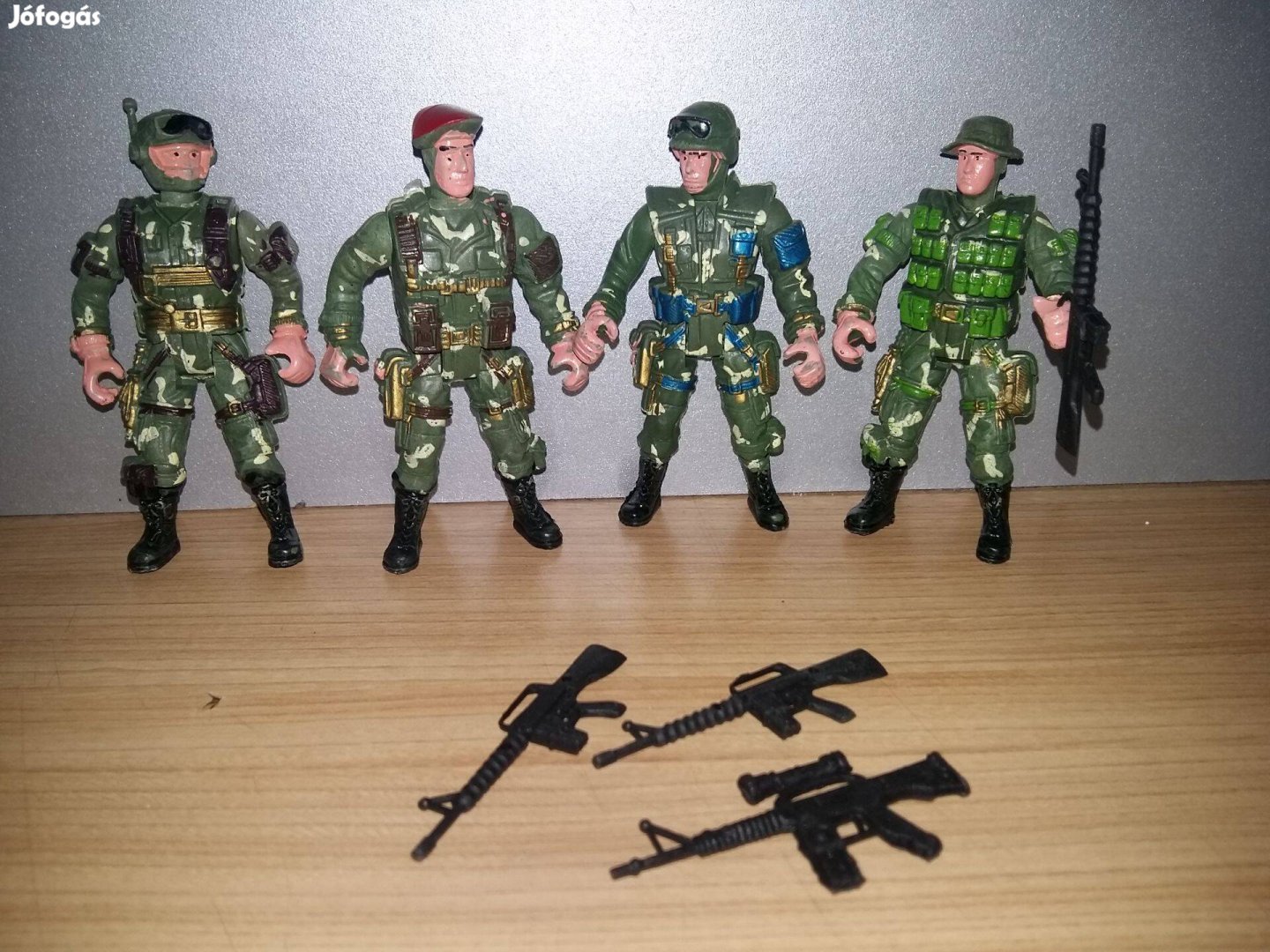 Katonák 12 cm új