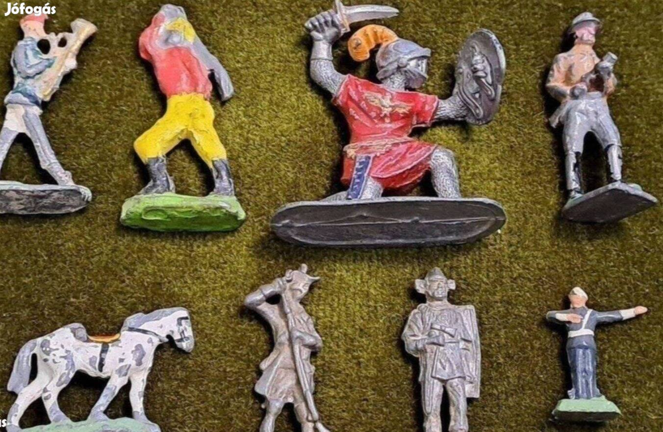 Katonák ólom figurák 8 db