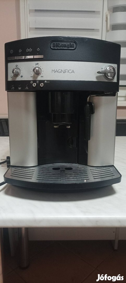 Kávéfőző Delonghi Magnafica 