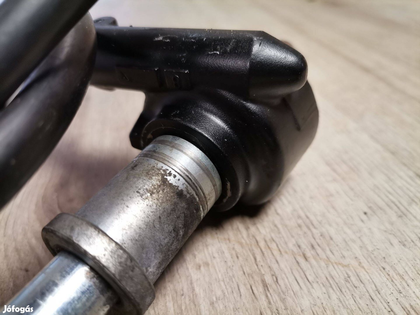 Kawasaki ER5 03' első tengely kompletten 2530