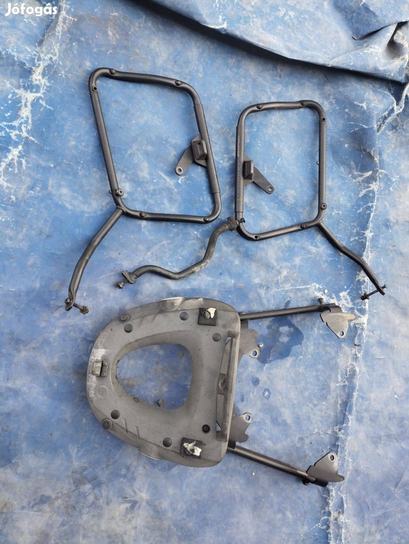 Kawasaki ER6 alkatrész 06 - 08 csomagtartó , doboztartó