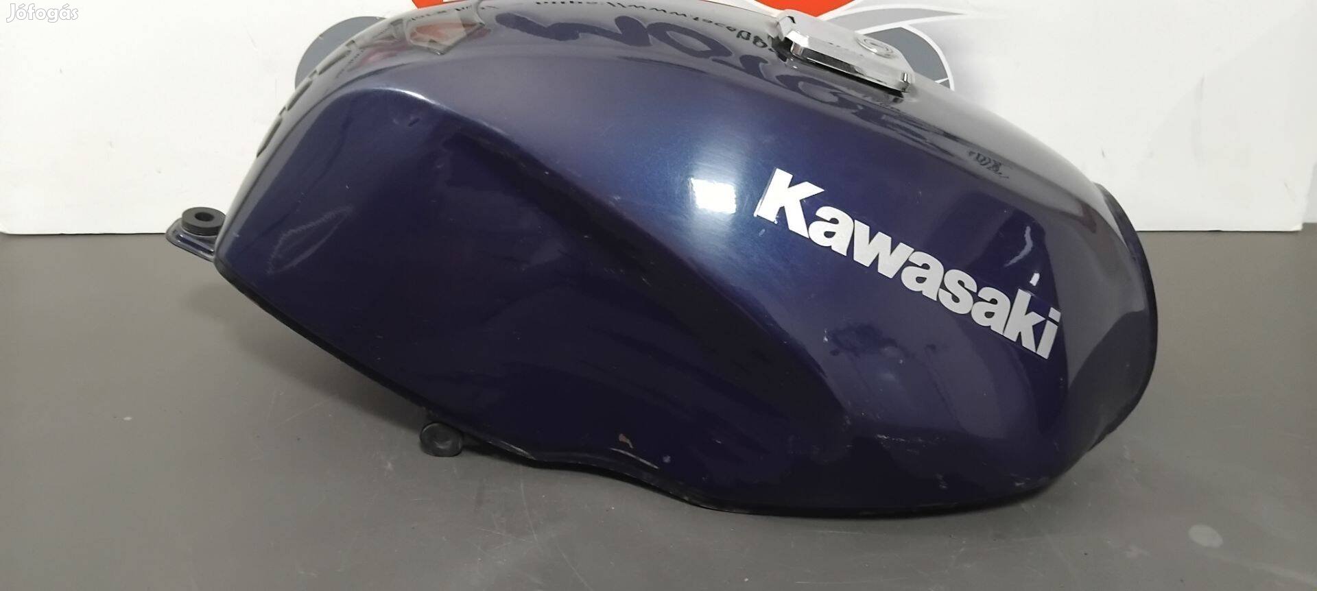 Kawasaki Er5 500 Üzemanyagtartály