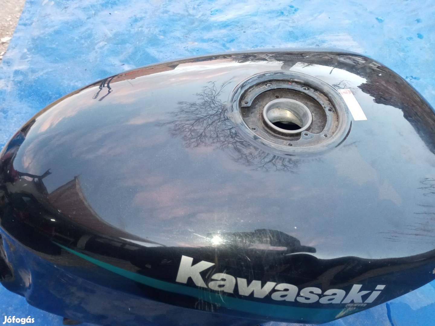 Kawasaki Gpz 500 S alkatrész , tank