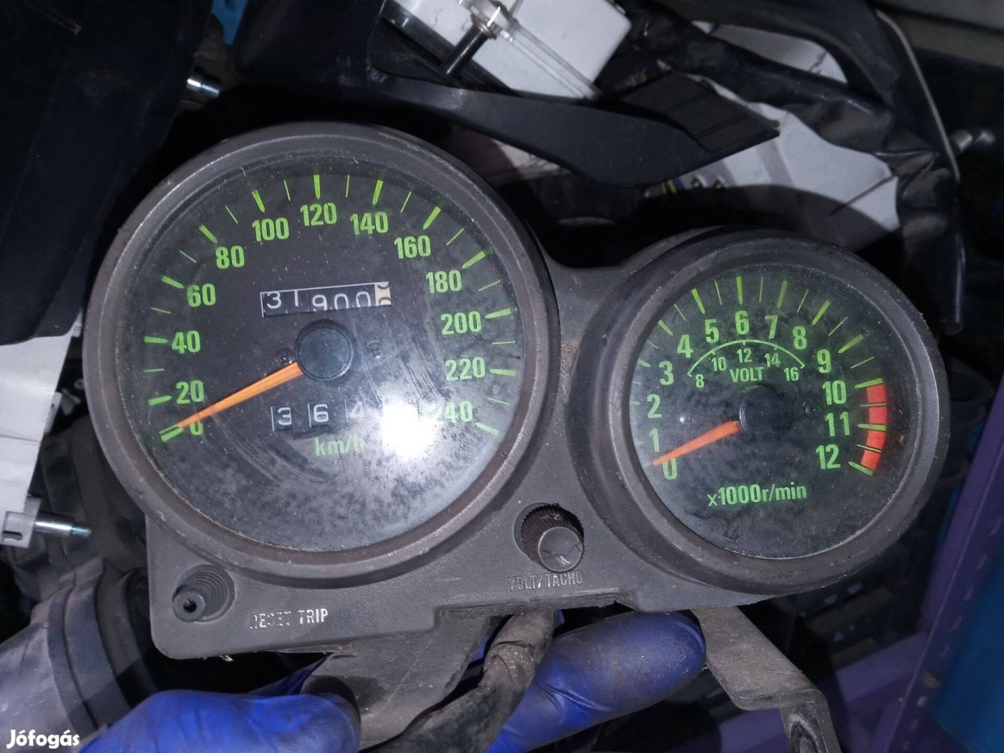 Kawasaki Gpz 750 alkatrész km óra