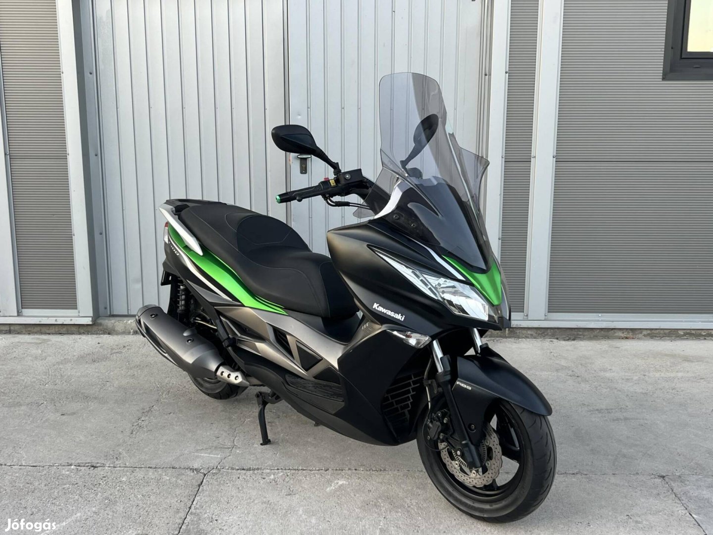 Kawasaki J 300