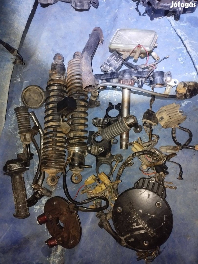 Kawasaki KL 250 alkatrész