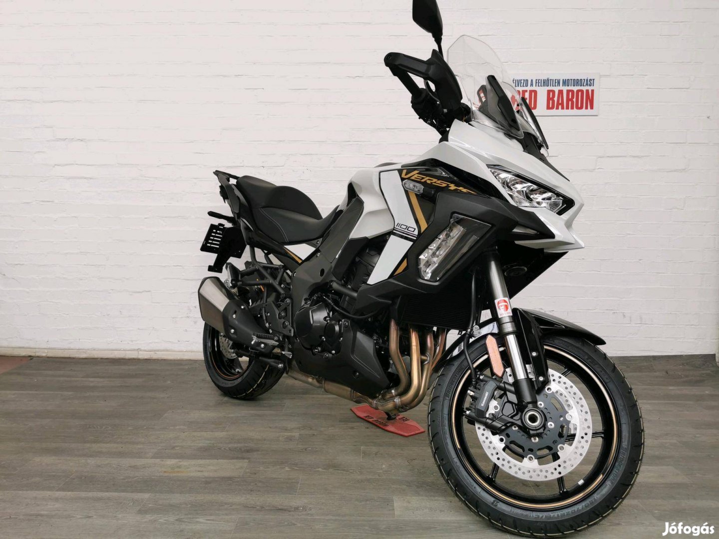 Kawasaki Versys 1100 SE 4+1 év kiterjesztett Re...