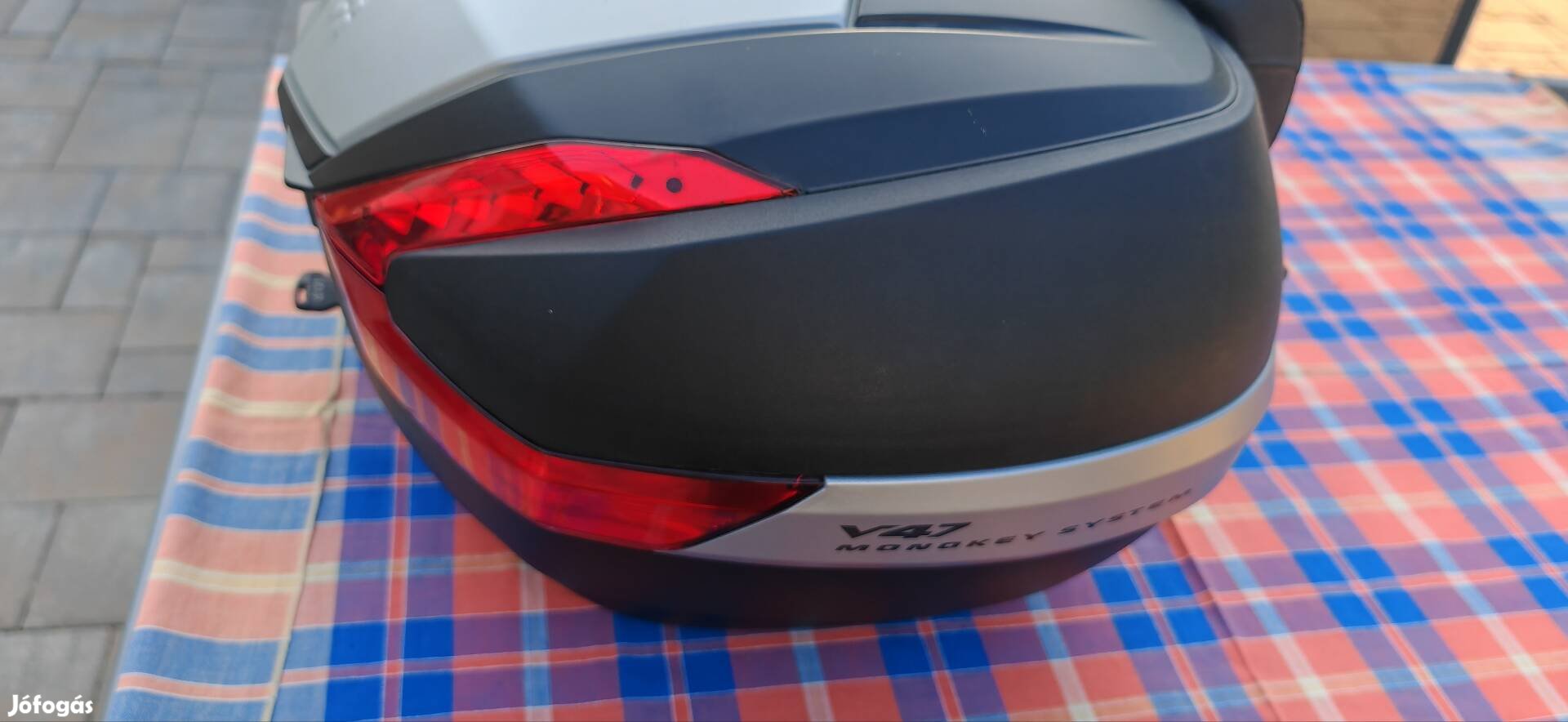 Kawasaki Z1000 Givi V47 doboz+ tartó.