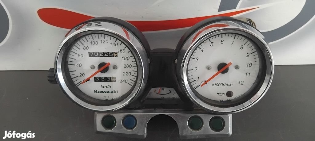 Kawasaki ZR 7 Kilóméteróra
