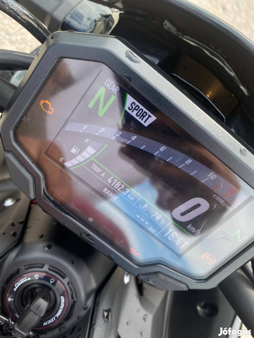 Kawasaki Z 900 ABS + Acra