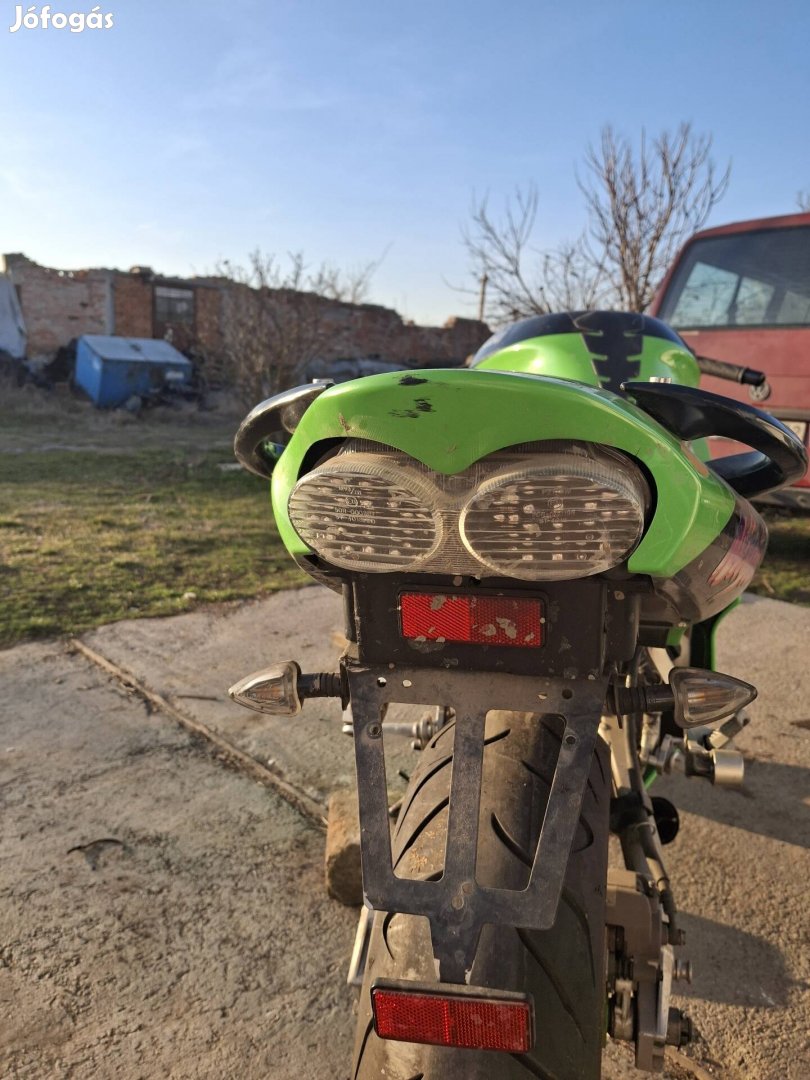 Kawasaki Zx6R bontott alkatrészek 