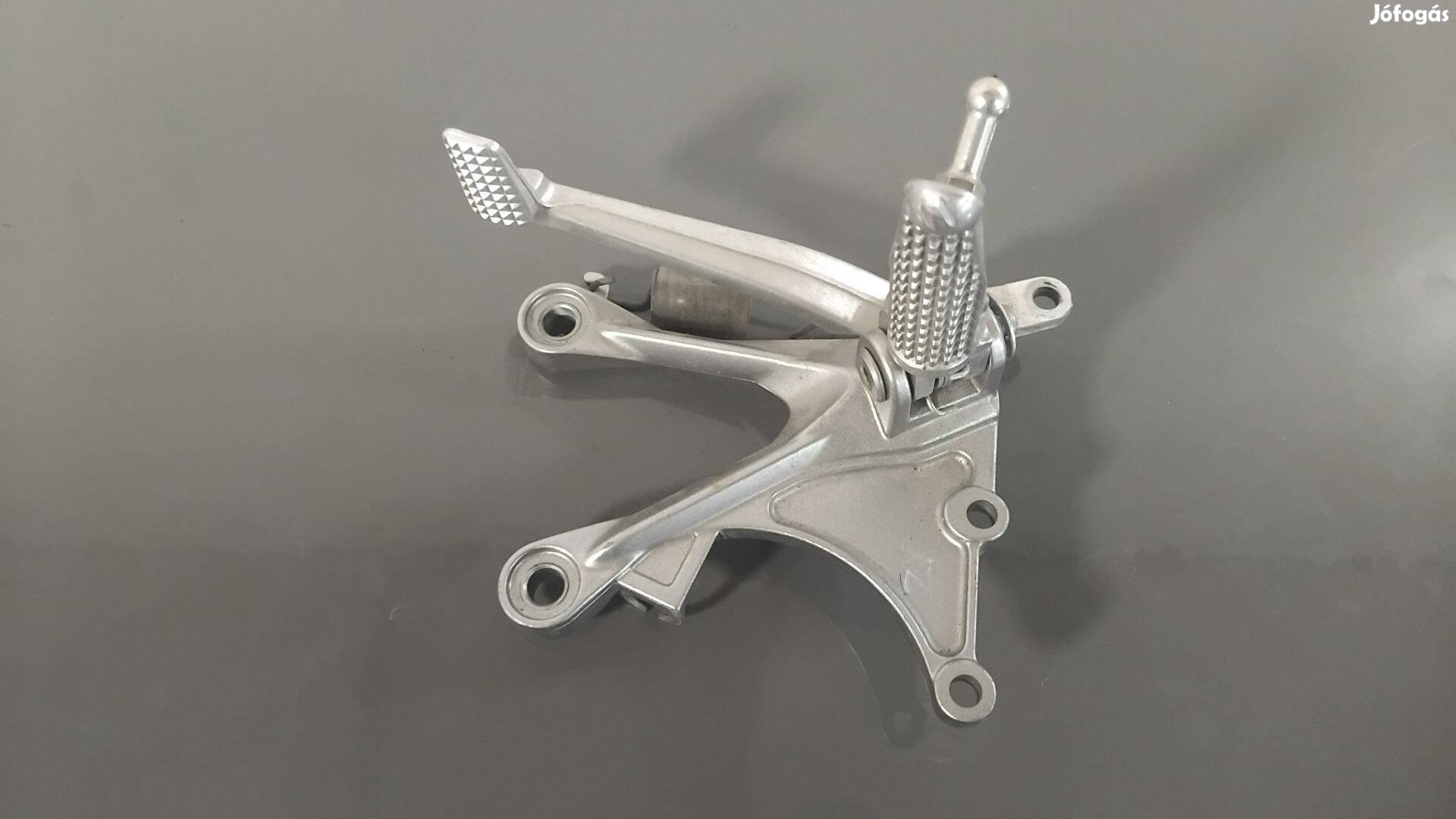 Kawasaki Zx 636 '06 Jobb oldali lábtartó konzol