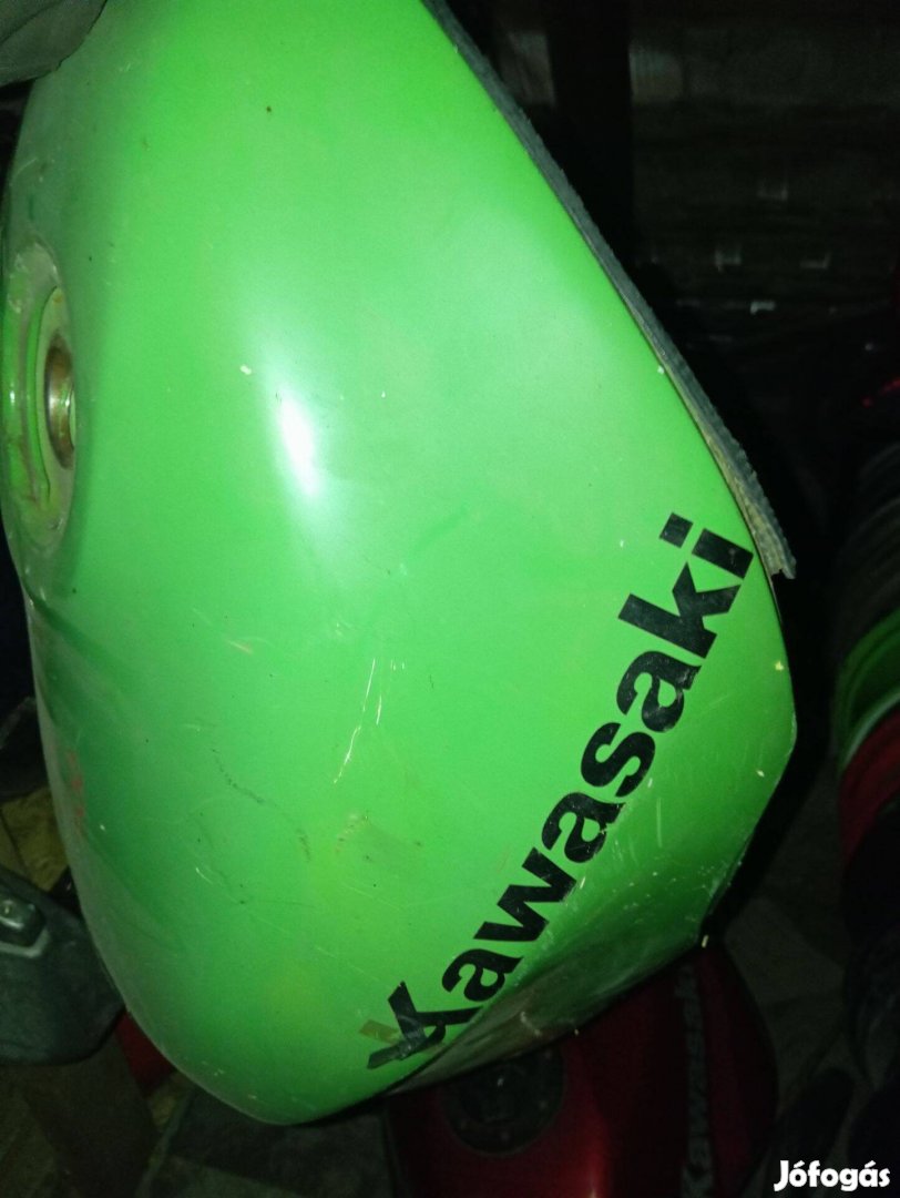 Kawasaki Zzr 600 tank , alkatrész