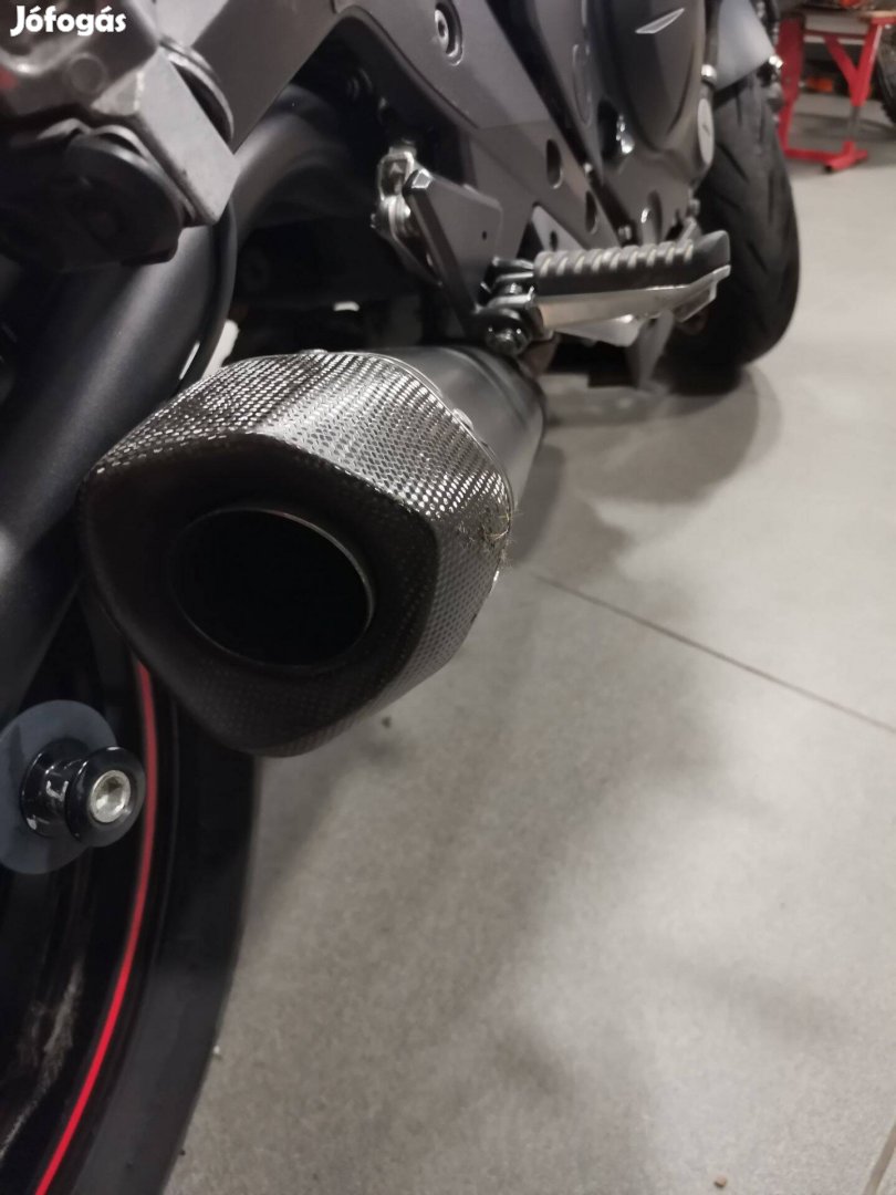 Kawasaki er6n Akrapovic kipufogó