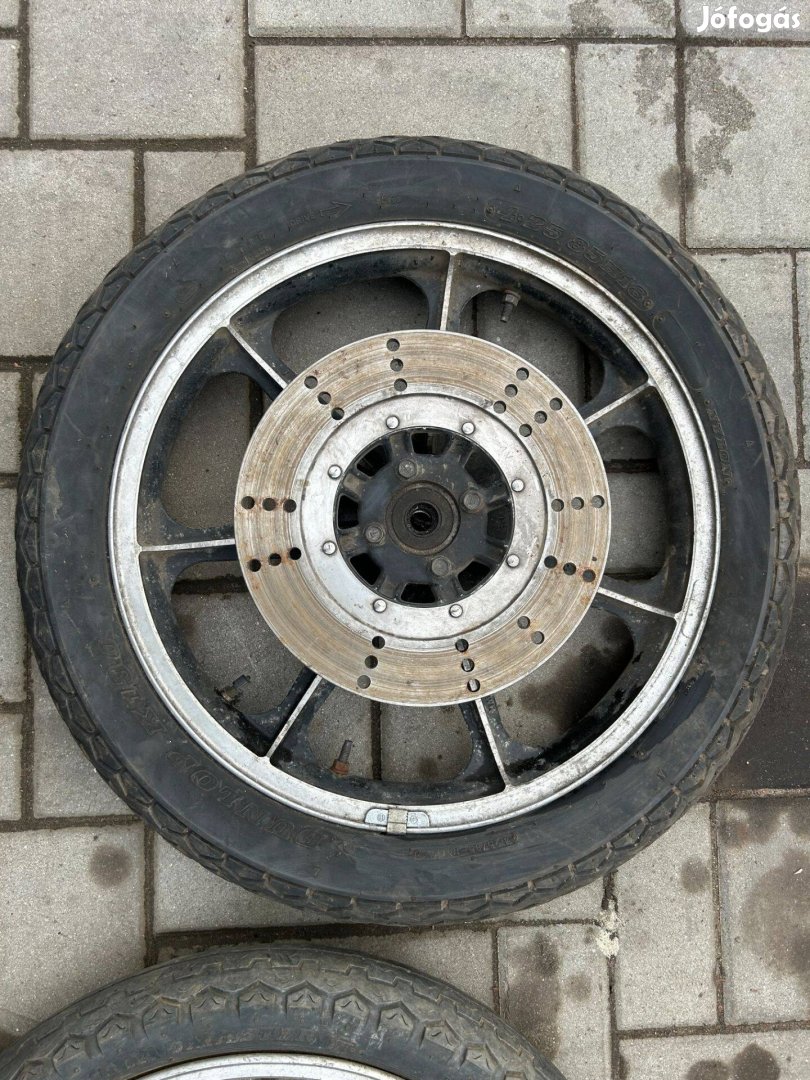 Kawasaki kz 550 2db kerék kerekek
