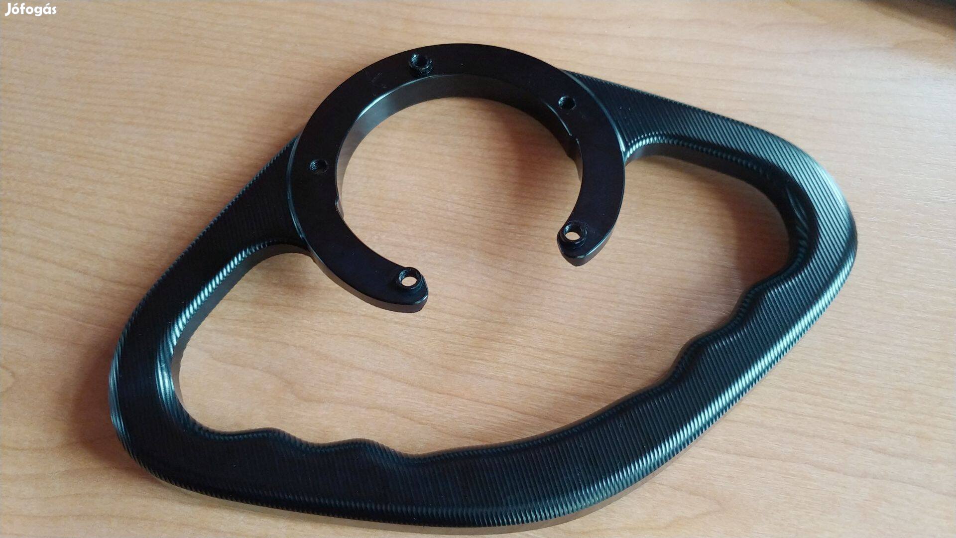 Kawasaki tank utas kapaszkodó