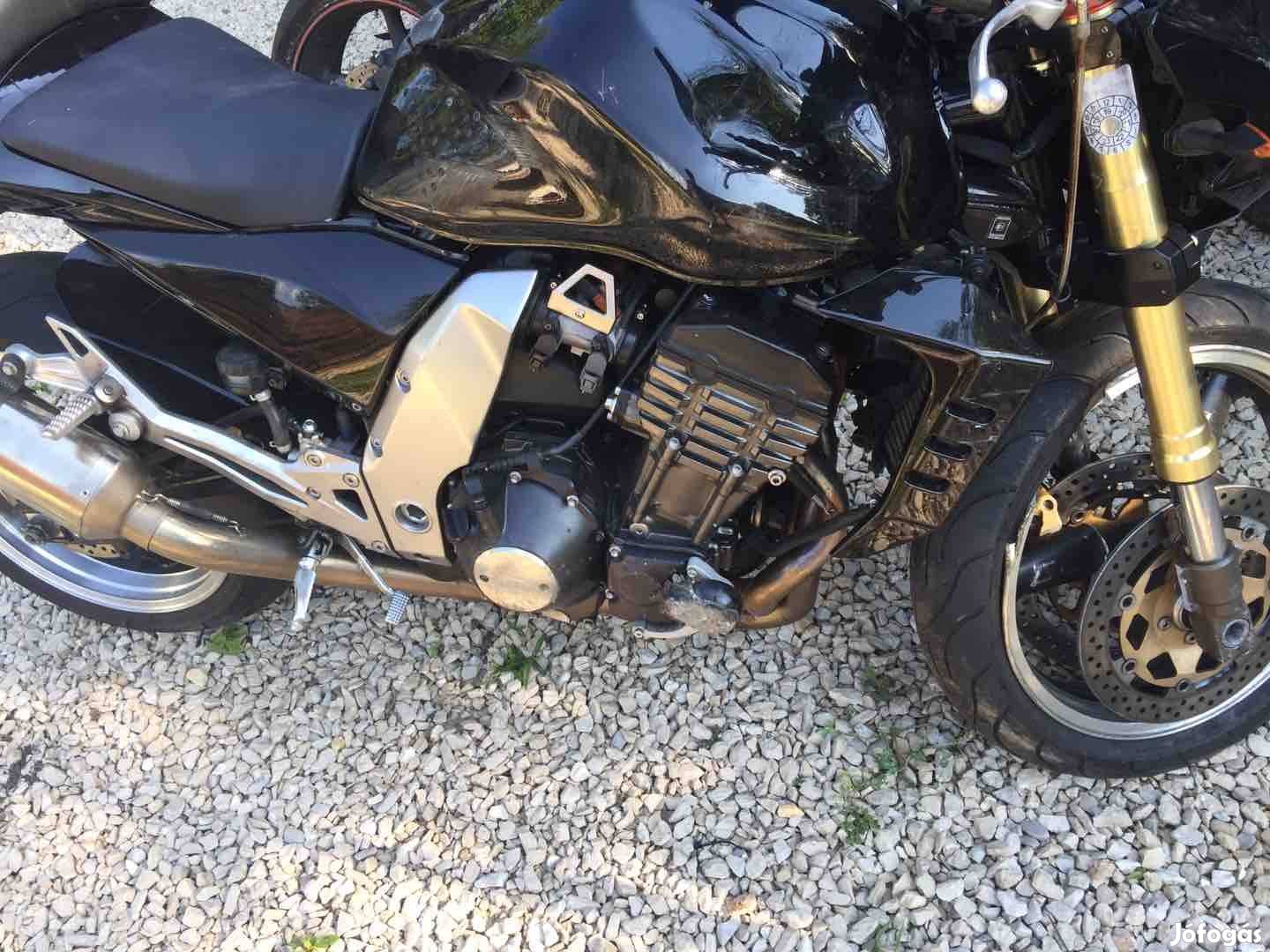 Kawasaki z1000 alkatrész 