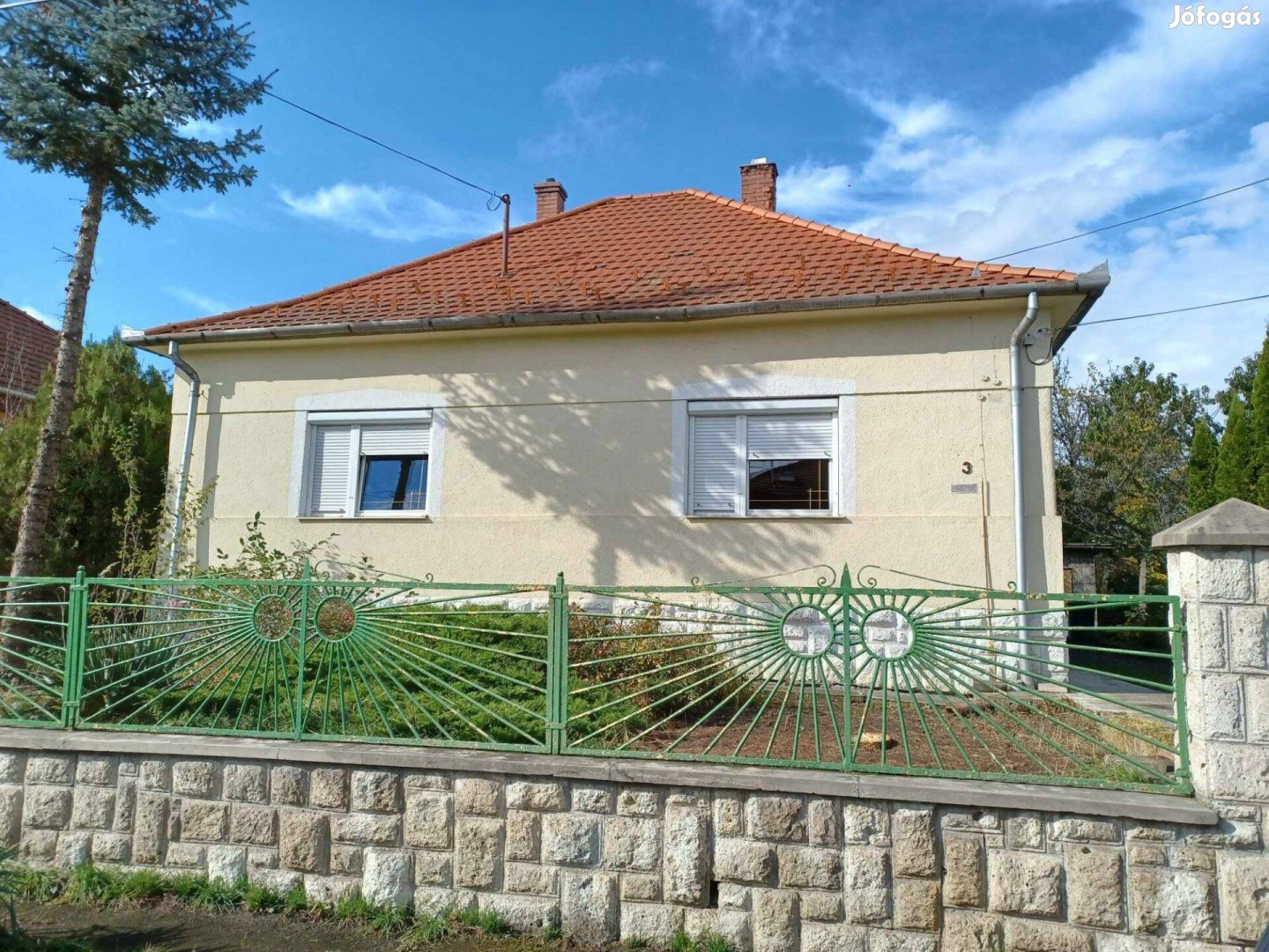 Kazincbarcikán 4 szobás családi ház eladó