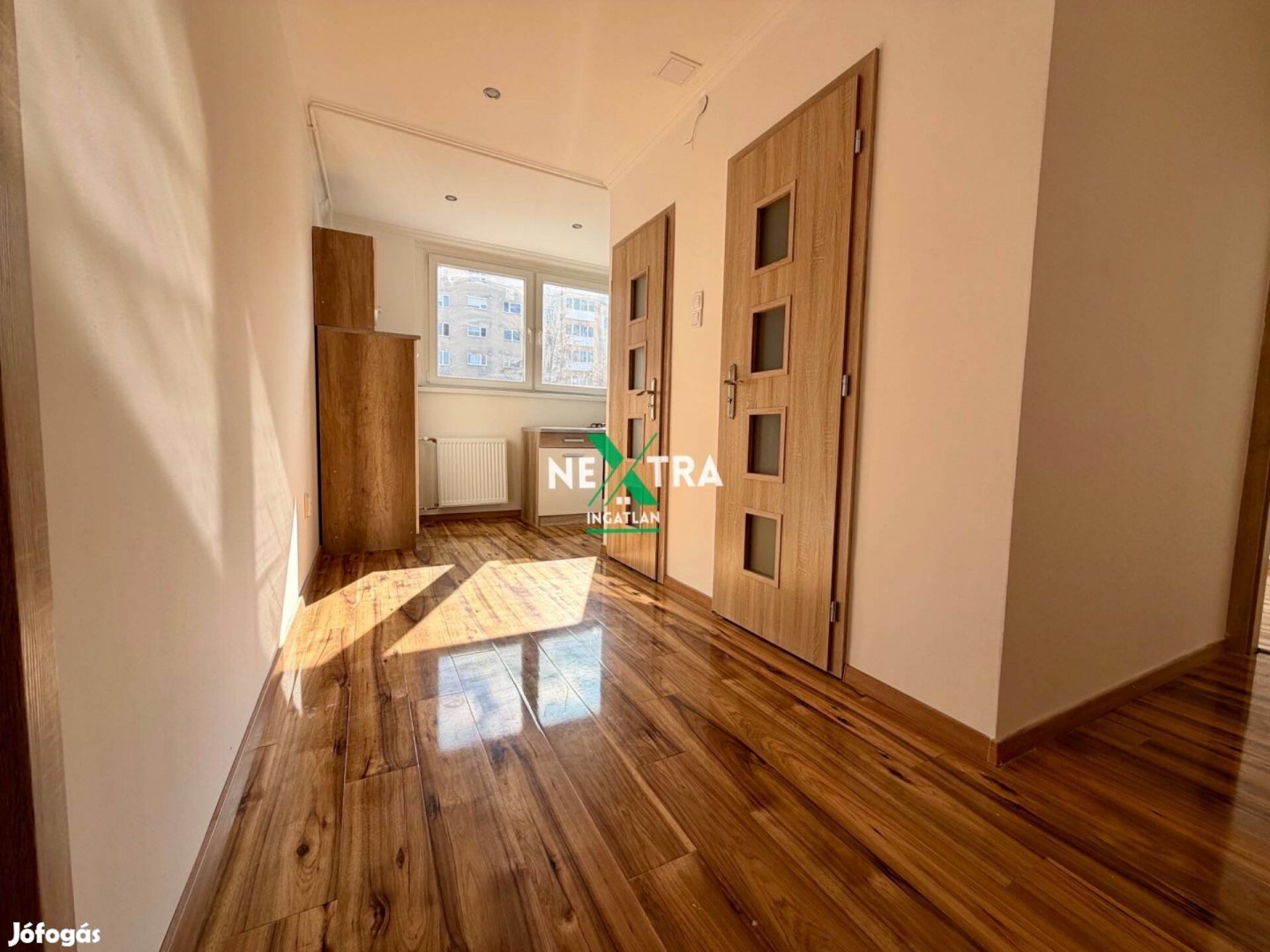 Kazincbarcikán eladó egy napfényes panel lakás
