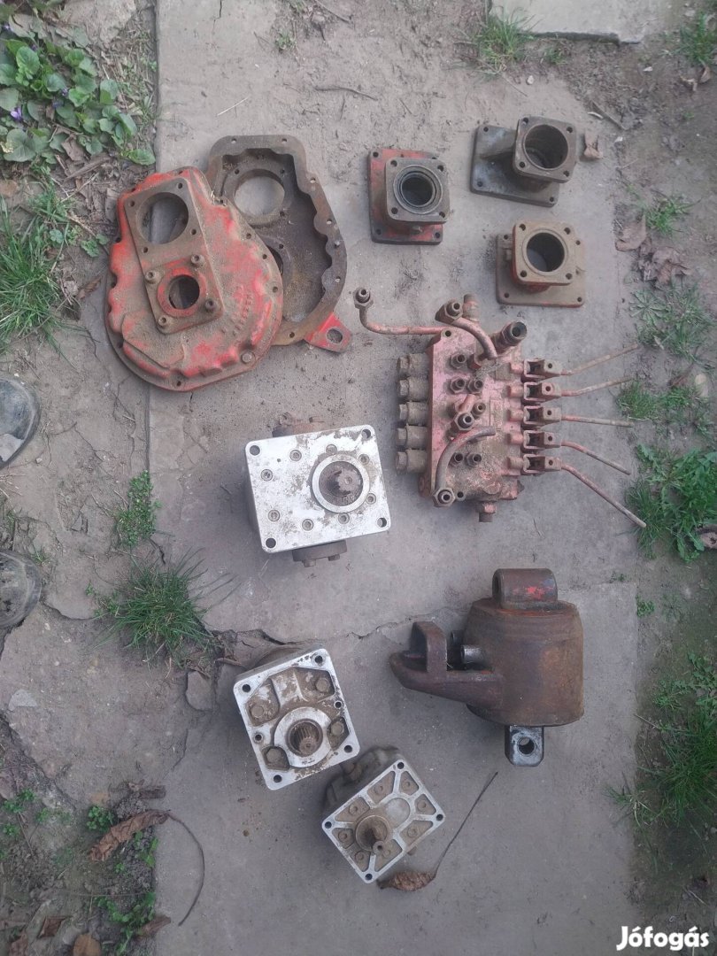 Kcr alkatrészek vezértömb, rotor, olajszivattyú, stb