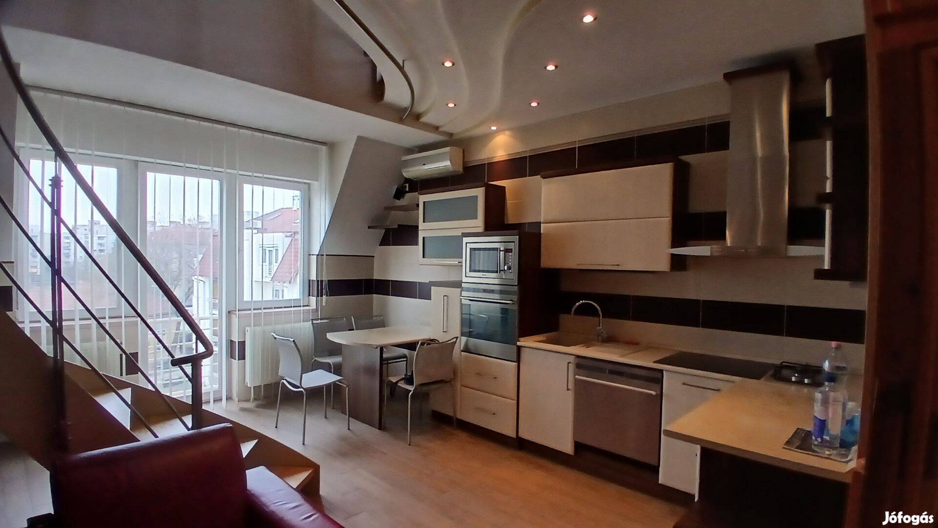 Kecskemét Belvárosi duplakomfortos lakás kiadó