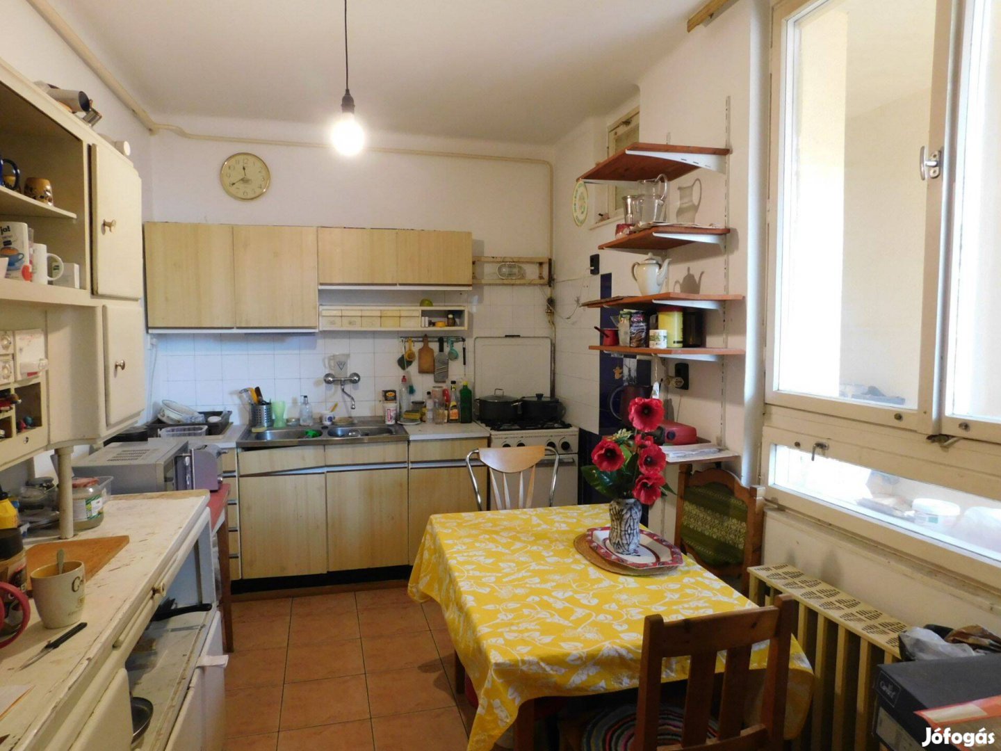 Kecskemét, Belváros szívében, II.emeleti, 3szobás, erkélyes társasházi