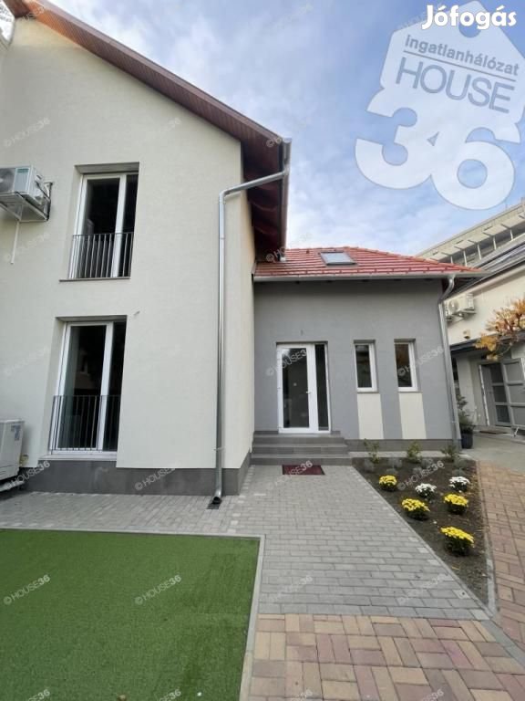 Kecskemét történelmi belvárosában a piac közelében eladó