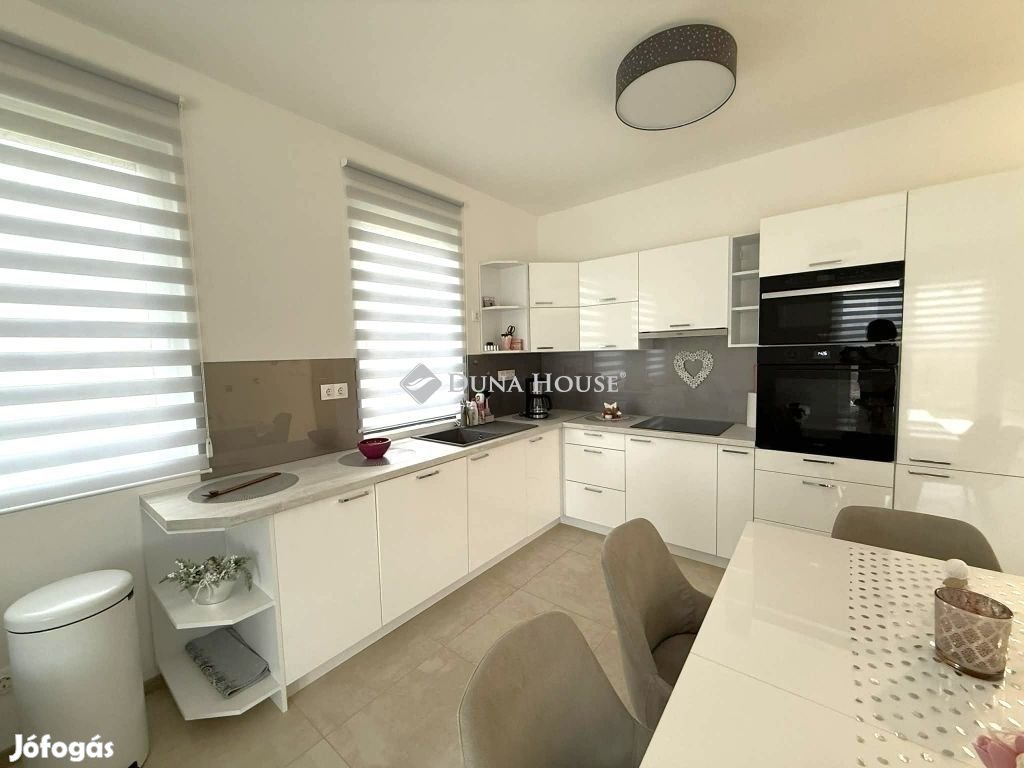 Kecskeméti 100 nm-es ház eladó