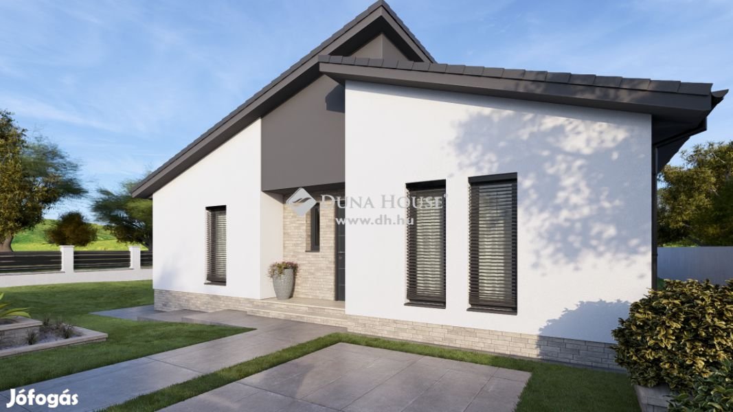 Kecskeméti 102 nm-es ház eladó