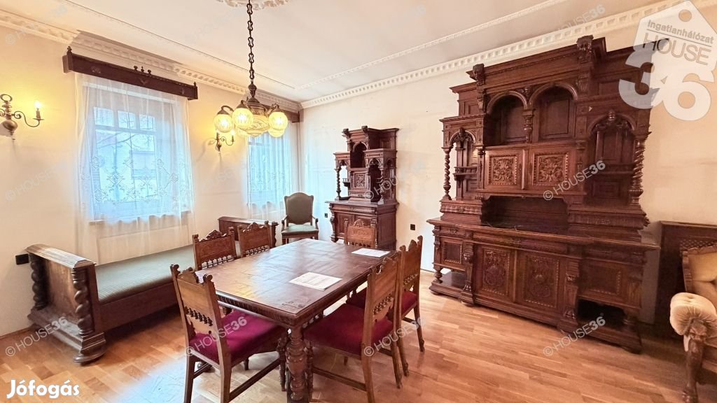 Kecskeméti 154 nm-es ház eladó